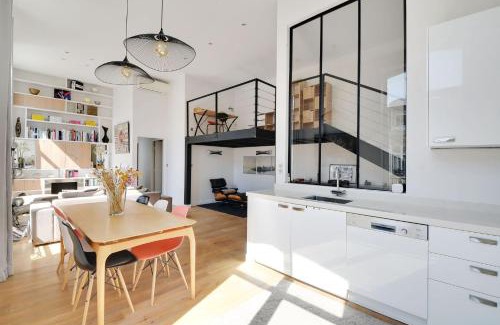 La Celle-sous-Gouzon Appartement | Magnifique appartement Triangle d'or Champs Elysées Paris