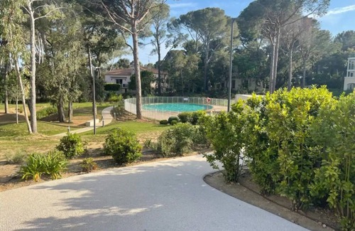 Cavalaire-sur-Mer Appartement | Magnifique Appartement dans Résidence avec Piscine