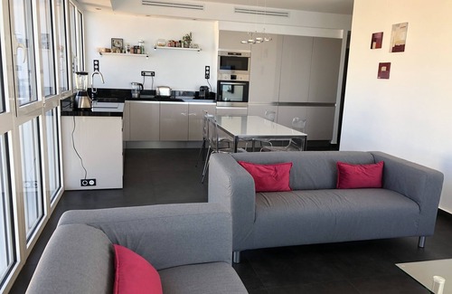 Cros-de-Cagnes Appartement | Magnifique appartement bord de mer avec vue splendide