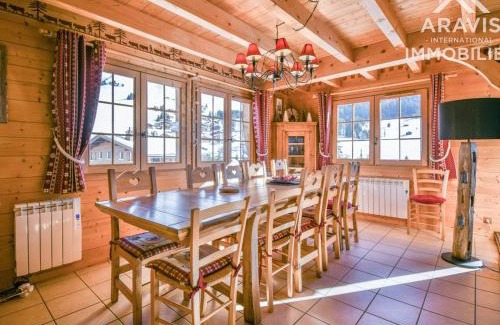 Le Chinaillon Chalet De Ski | Magnifique chalet 4 étoiles, 4 chambres, 8 pers., wifi - FR-1-391-35