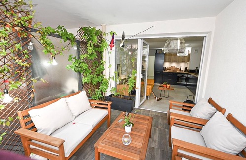 Roquebilliere Appartement | 2 pièces, terrasse avec vue, garage avec station de recharge EV