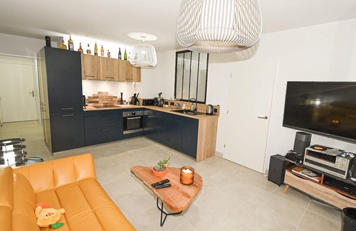 Roquebilliere Appartement | 2 pièces, terrasse avec vue, garage avec station de recharge EV