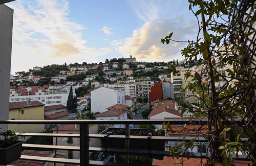 Roquebilliere Appartement | 2 pièces, terrasse avec vue, garage avec station de recharge EV