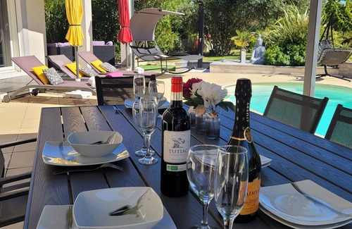 Lasserre-de-Prouille Villa | LUXE D'UN MOMENT SUSPENDU/Havre de paix , bien-être, terrain de pétanque