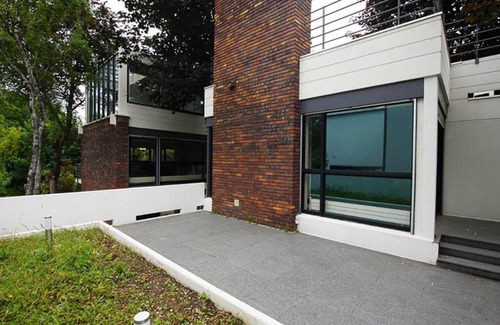 13th Arrondissement Gobelins Villa | Magnifique Villa sur les bords de Marne tout près de Paris