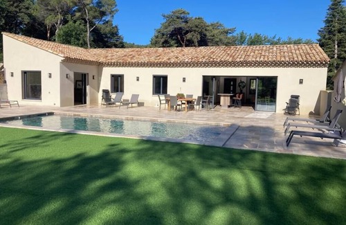 Faucon Maison | Magnifique Maison Neuve avec piscine chauffée