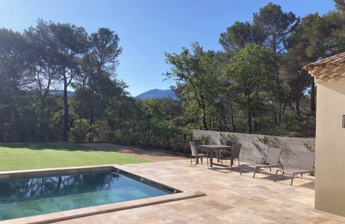 Faucon Maison | Magnifique Maison Neuve avec piscine chauffée