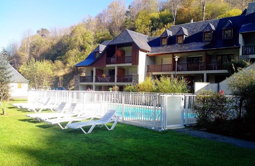 Peyragudes Copropriété | Appartement rustique et cosy sur le lac avec accès piscine extérieure | Vue magnifique!