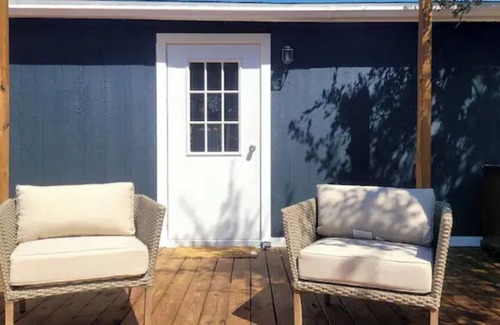 Cardinal Hills Estates Appartement | Magnolia 1 bedroom private unit with private patio