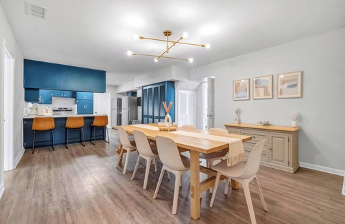 Tallahassee Maison | MAGNOLIA BARN \ 7-8 Bedrooms \ 8+ Parking Spots \ 2 Miles from FSU\Capitol