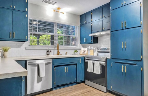 Tallahassee Maison | MAGNOLIA BARN \ 7-8 Bedrooms \ 8+ Parking Spots \ 2 Miles from FSU\Capitol