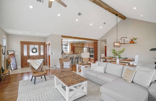Waco Autre | Magnolia Farmhouse Game Room Countryside Stay On 4 Acres