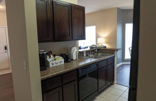 Tupelo Appartement | Magnolia Haven: 2BD/1BA Retreat w/ Gym, Pool, BBQ Grill