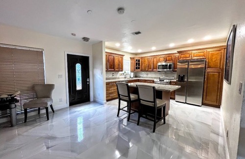 Westchester Maison | Magnolia House Miami - Pool home with Water Slide, BBQ & Gazebo
