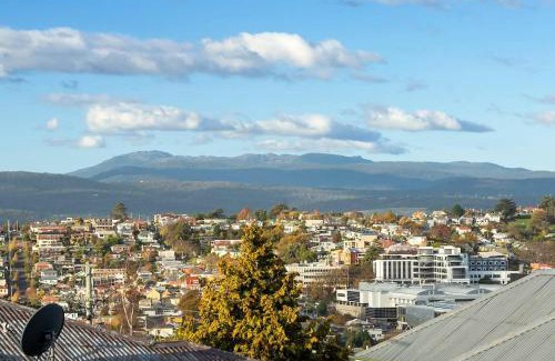West Launceston Maison | Magnolia House: Near the Cataract Gorge & Parking