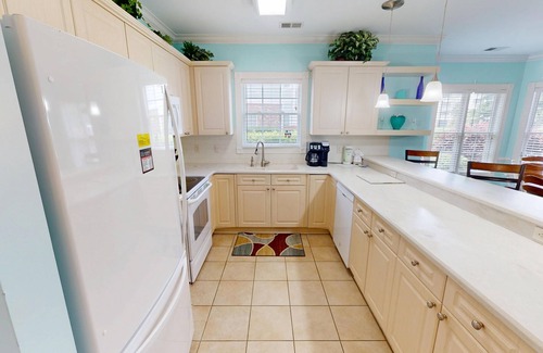Central Myrtle Beach Appartement | Magnolia Pointe Luster Leaf 4891-101