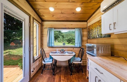 Wildwood Maison | Magnolia Tiny Home - Hot Tub and Mountain Views
