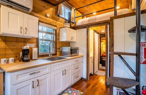 Wildwood Maison | Magnolia Tiny Home - Hot Tub and Mountain Views