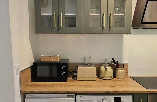 La Valette-du-Var Lit Et Petit-Déjeuner | Mahayana - cosy gîte dans les collines avec SPA, clim, parking privé
