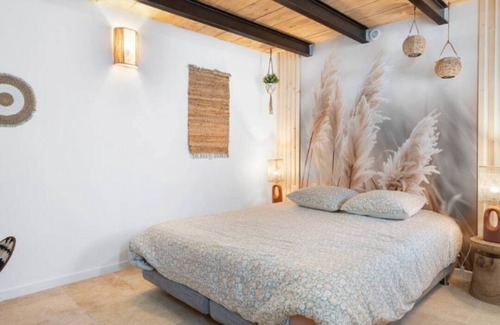 La Valette-du-Var Lit Et Petit-Déjeuner | Mahayana - cosy gîte dans les collines avec SPA, clim, parking privé