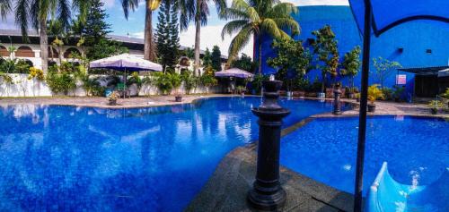 Genteng Hôtel | Mahkota Hotel