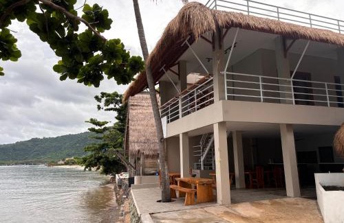 Sekotong Barat Hôtel | MAI LAKU Cottage