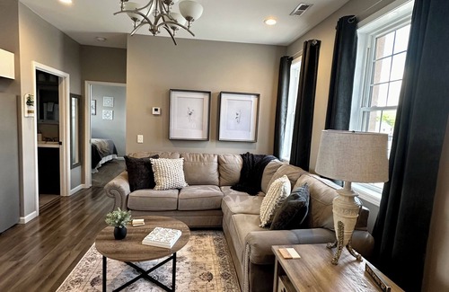 Beaver Dam Appartement | Main Street 2BR Upscale Apartment