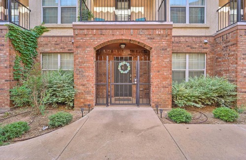 North Overton Appartement | Main Street Abode Less Than 1 Mi to TTU and Downtown!