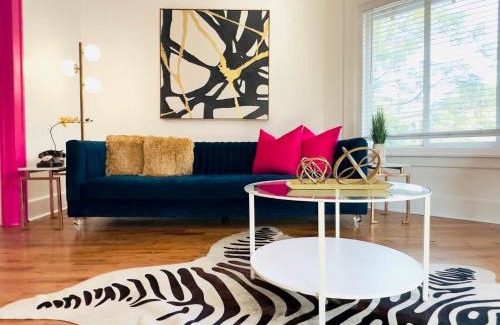 City Park West Maison | MAIN Street CITY Living with DECK!
