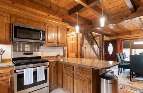 Windham Maison | Maine Bear Lodge Between Sebago Lake and Portland - Week Discounts Start Oct 26!