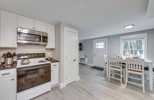 Saco Appartement | Maine Escape w/ Grill, Near Skiing & Hiking!