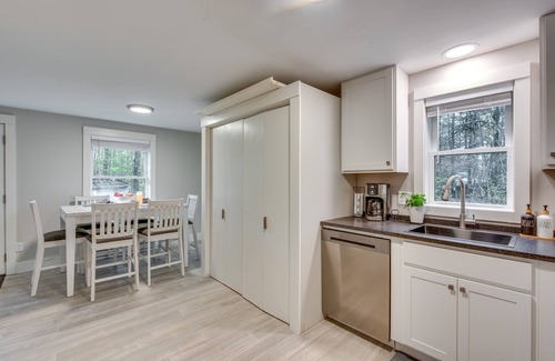 Saco Appartement | Maine Escape w/ Grill, Near Skiing & Hiking!