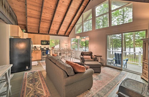 Lake Arrowhead Cottage | Waterfront Lake Arrowhead Home w/ Kayaks & Grill!