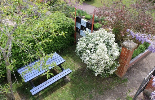 Charbonnieres-les-Vieilles Maison | Maison au Sein D'un Parc Idéale Pour les Familles