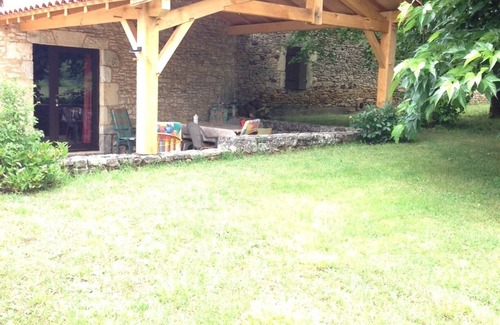 Blanquefort-sur-Briolance Villa | Maison pierre avec piscine privée