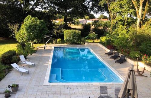 Saint-Georges-de-Pointindoux Maison | Maison charmante avec piscine privée à Saint-Georges-de-PointindouxC
