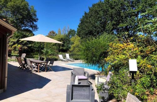 Saint-Georges-de-Pointindoux Maison | Maison charmante avec piscine privée à Saint-Georges-de-PointindouxC