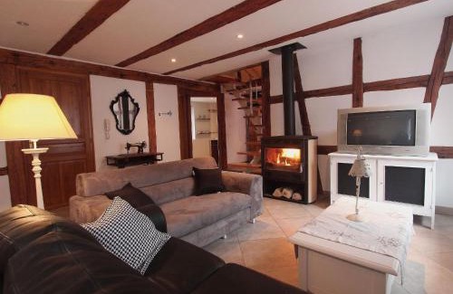 Ammerschwihr Maison | Maison à Colombages au Cœur du Vignoble Alsacien avec Parking et Chauffage Inclus - FR-1-744-23