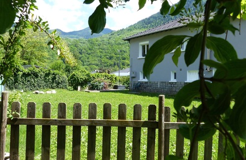 Auzat Maison | Maison à la montagne avec la vue sur le Montcalm avec son jardin clôturé