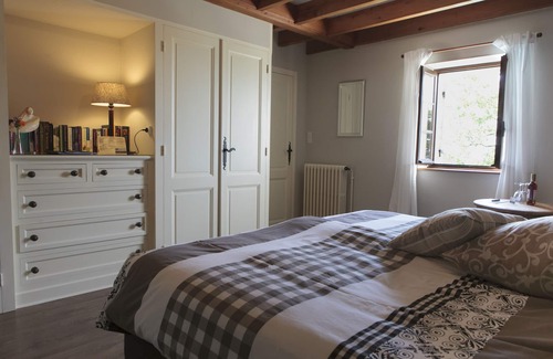Savignac-de-Duras Lit Et Petit-Déjeuner | Maison à votre santé, chambre Vue de château, chambre d'hôtes proche de Saint-Emilion, Bordeaux