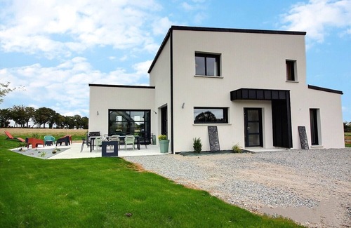 Saint-Bihy Maison | Maison 10 Couchages Avec sa Piscine Intérieure en Campagne