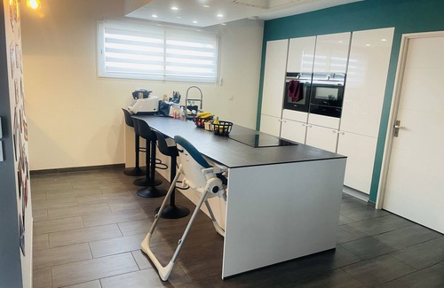 Gauriaguet Maison | Maison 160m2 climatisée avec piscine et jeux extérieur proche Bordeaux