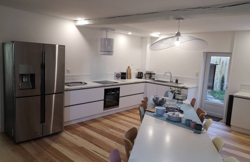 Chasseneuil-du-Poitou Villa | Propriété de charme classée 4* au bord de la rivière à 5 minutes du Futuroscope