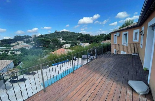 Aramon Maison | Maison 2 étages - piscine