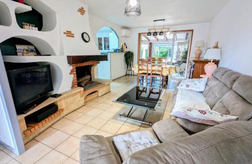 Dax Villa | Maison 3 étoiles climatisée, jardin, parking, proche centre et thermes