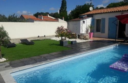 Angoulins Maison | Maison 4 Pers. Décorée avec Piscine & WiFi - FR-1-535-14