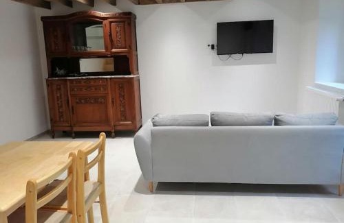 La Fontaine-Saint-Martin Maison | Maison au cœur de la foret