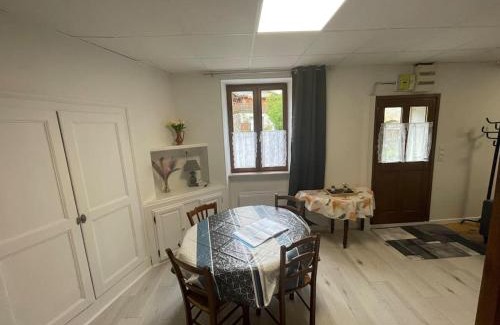 Les Planches-pres-Arbois Maison | Maison avec terrasse avec vue sur la Reculée