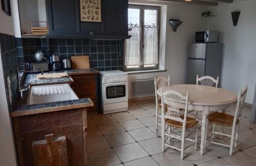 Saint-Pierre-de-Cheville Maison | Maison a la campagne