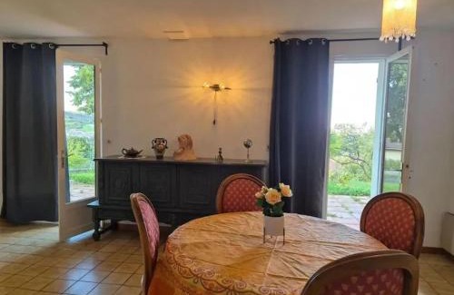 Les Martres-de-Veyre Appartement | Maison accueillante à Les Martres-de-Veyre avec jardin